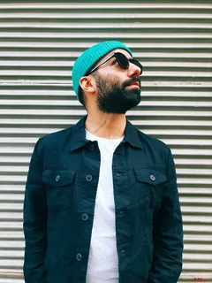 欧美络腮胡墨镜帅哥图片 欧美络腮胡墨镜帅哥图片