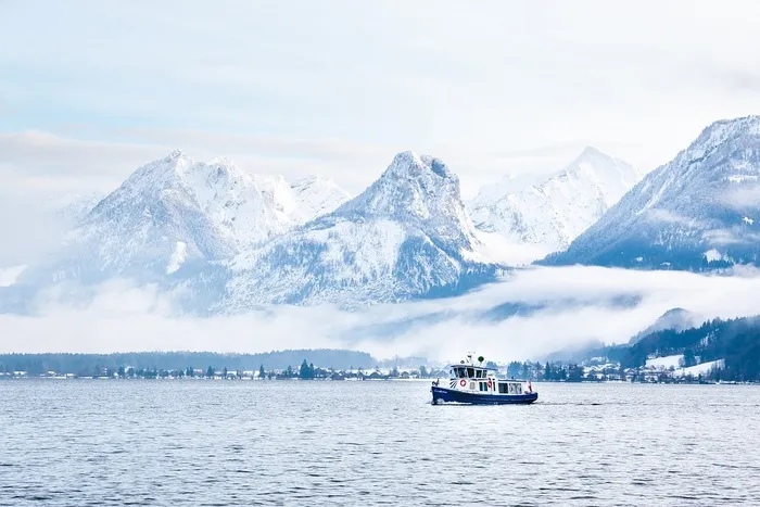 冬天山水背景风景