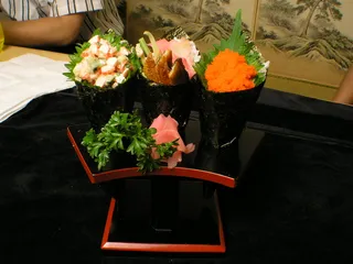  沙拉鳗鱼蟹籽手卷