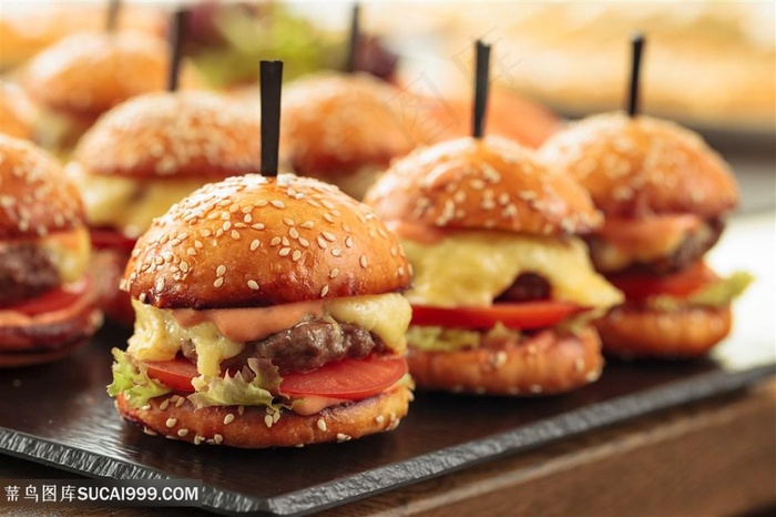 新鲜出炉的汉堡包美食特写高清图片