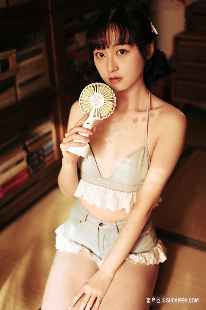 清纯性感的甜美女生京京写真图片