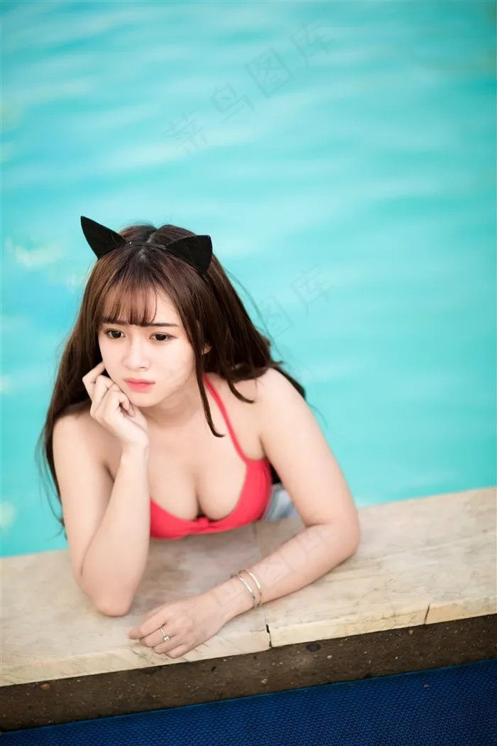 比基尼美女写真大图