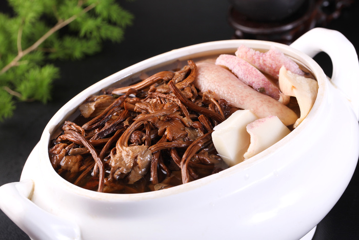 茶树菇炖螺头 (1)