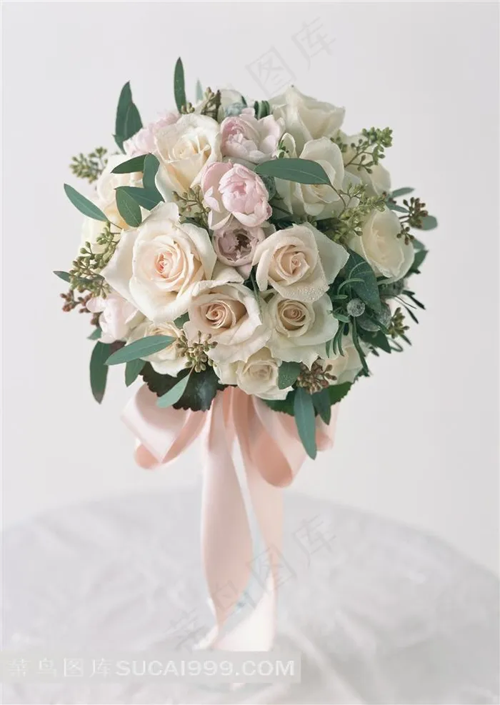婚礼白玫瑰花插花