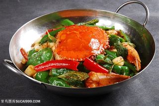 中华美食薄荷干锅啤酒蟹摄影图