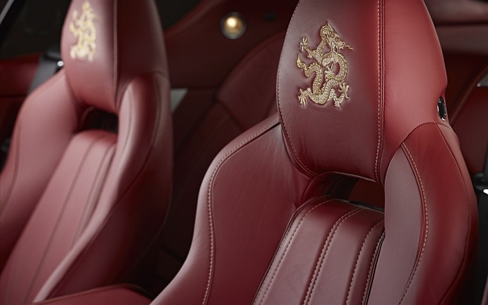 阿斯顿马丁座椅图片