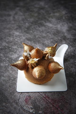 蛋糕店小蛋糕慕斯美食甜品图片