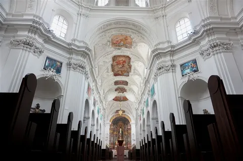 神圣的国外教堂