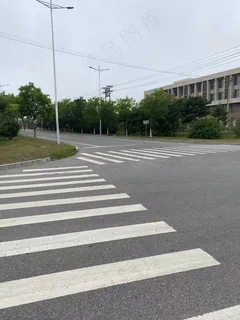 带有斑马线的路口 带有斑马线的路口