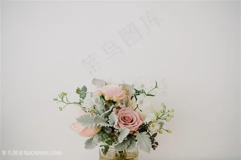 水培玫瑰花插花图片 水培玫瑰花插花图片