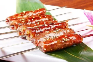 烧烤美食烤肉街边小吃油炸烤腊肠