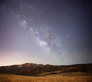 璀璨夜晚星空图片