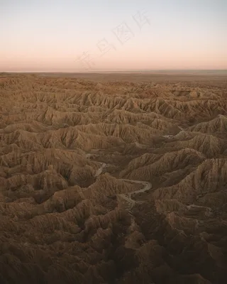 盆地地形俯视图