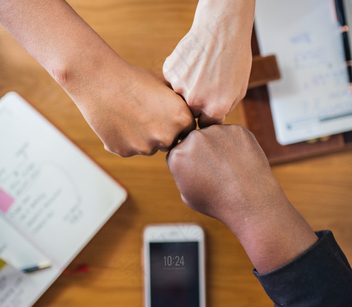 合作互利共赢手势图片