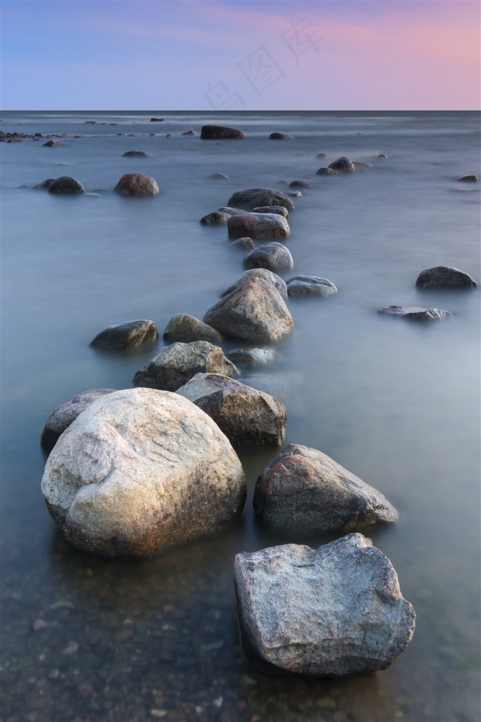 海边礁石图片