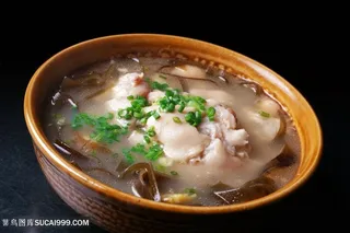 汤带丝蹄花的美食图片