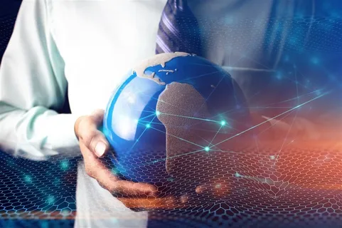 商务人士与地球高清图片