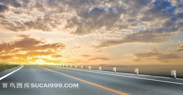 夕阳西下一条宽敞的公路 夕阳西下一条宽敞的公路