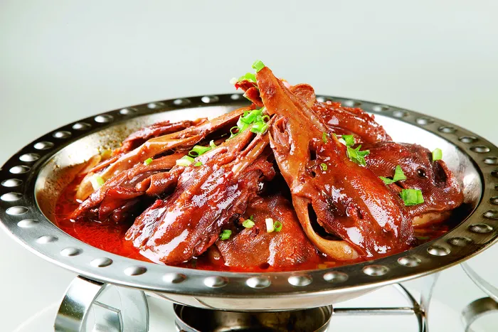 干锅美食焖锅湘菜麻辣香辣纸锅干锅鸭头