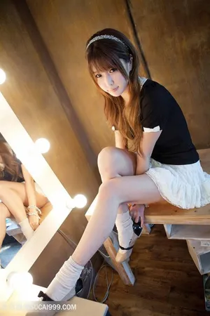 韩国清纯美女许允美艺术写真摄影图片