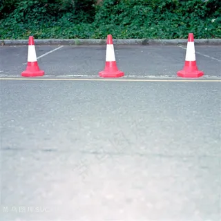 小区被占用的停车位