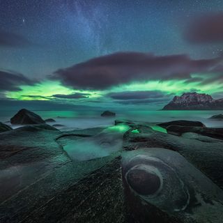 绿色极光壁纸图片