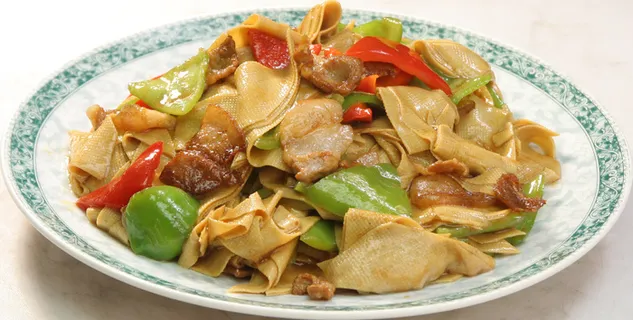 13 五花肉尖椒炒豆腐皮 味泽源