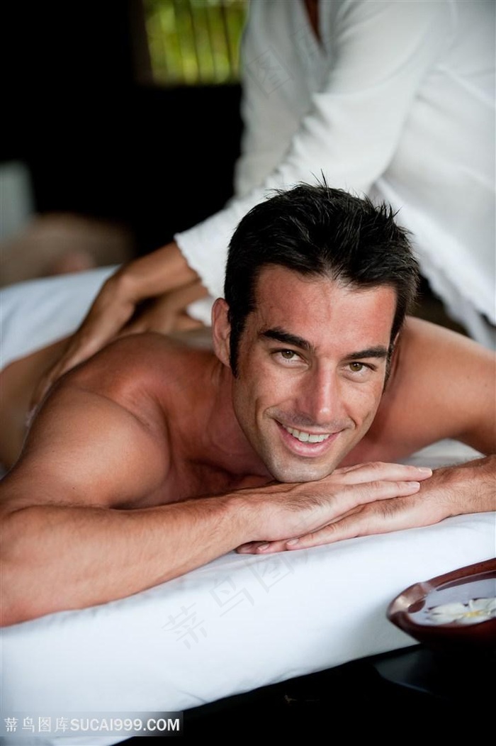 男人做spa按摩高清图