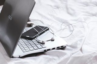 华硕笔记本电脑图片