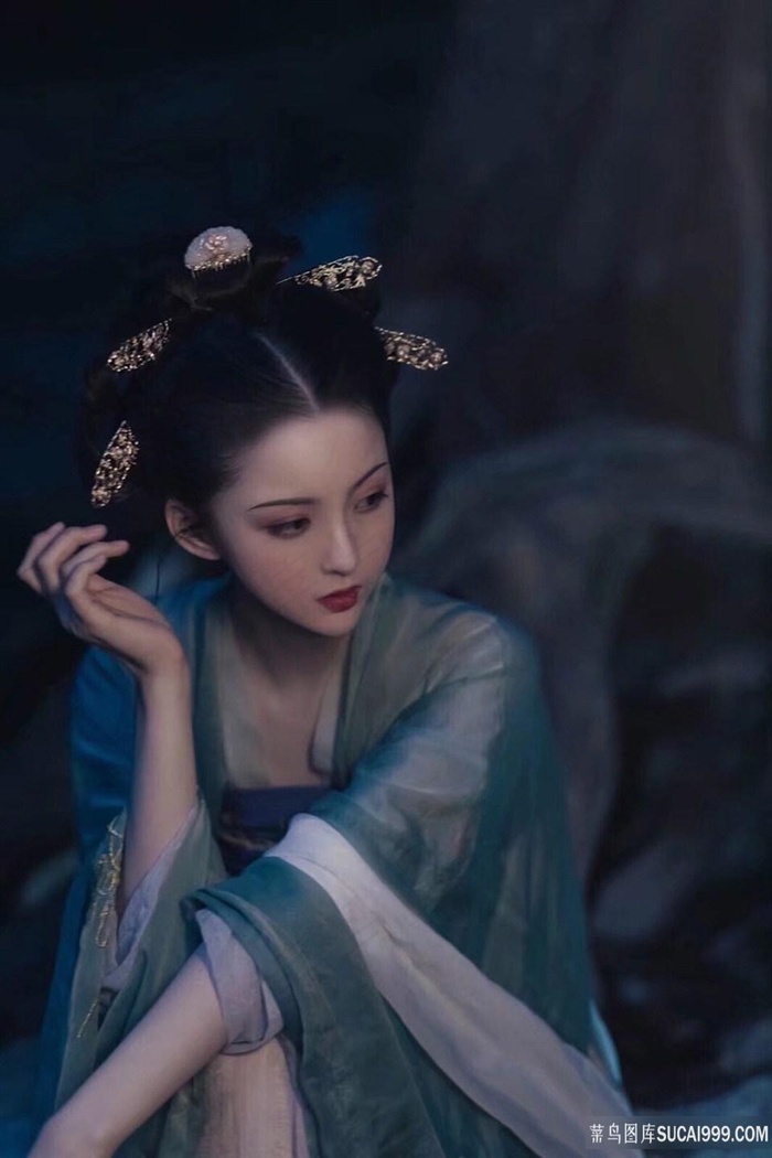 清纯美女古装艺术写真图片