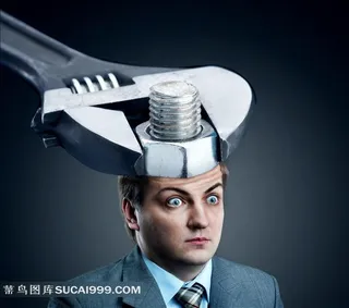 扳手螺丝与职业男性