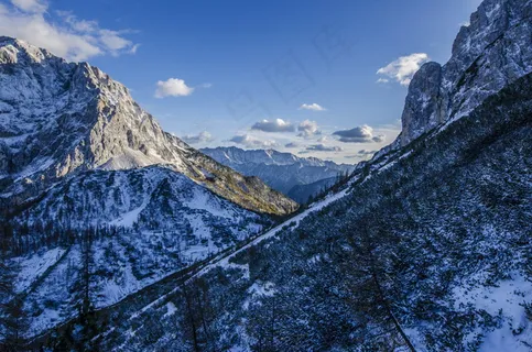 冬季萧条雪山图片 冬季萧条雪山图片
