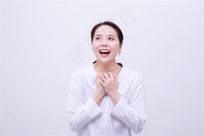 清新美女激动表情特写