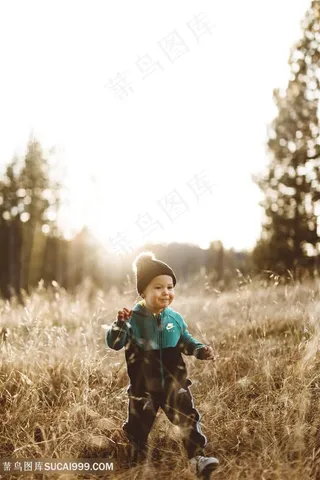 户外天真烂漫聪明宝宝