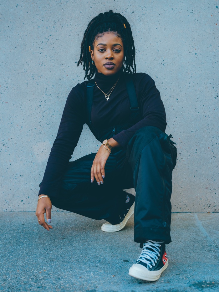 脏脏辫高马尾美女图片