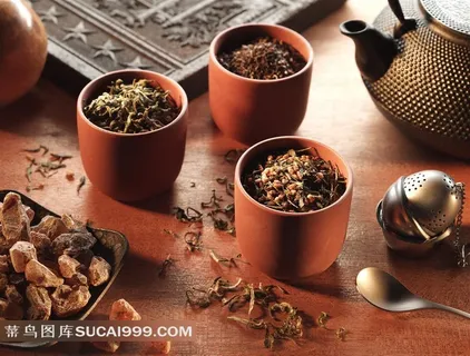 桌子上的茶叶与茶具 桌子上的茶叶与茶具