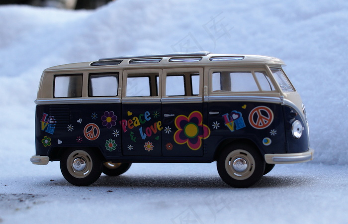 公共汽车玩具图片