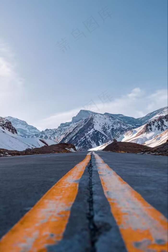 山中的马路图