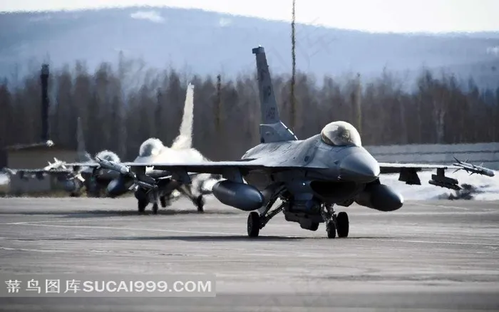 美国军事战斗机-F-35起飞摄影素材