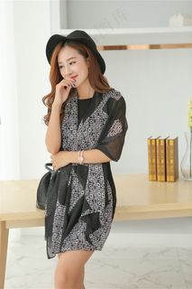 清新丝巾女模特写真大图