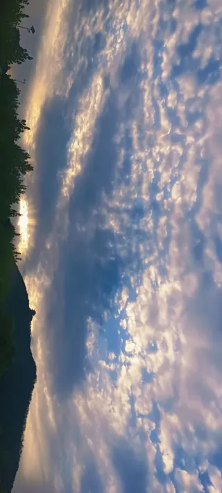 日出 天空 云朵 +清新明亮+蓝白色+图片素材