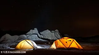 山上帐篷夜景壁纸