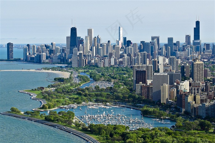 唯美高楼大厦海景湖畔风景画