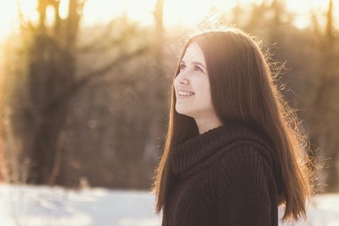 外国侧颜女孩头像图片 外国侧颜女孩头像图片