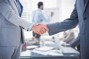 商务人物握手高清素材图片