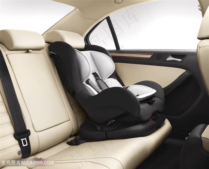 汽车内的婴儿坐骑