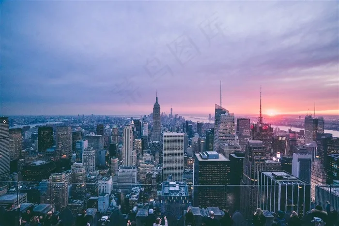 夕阳下的城市风景