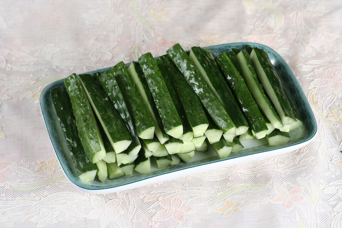 蒜泥黄瓜 (1)