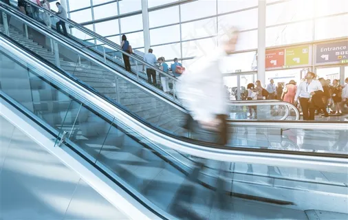 忙碌的工作人员摄影高清图片