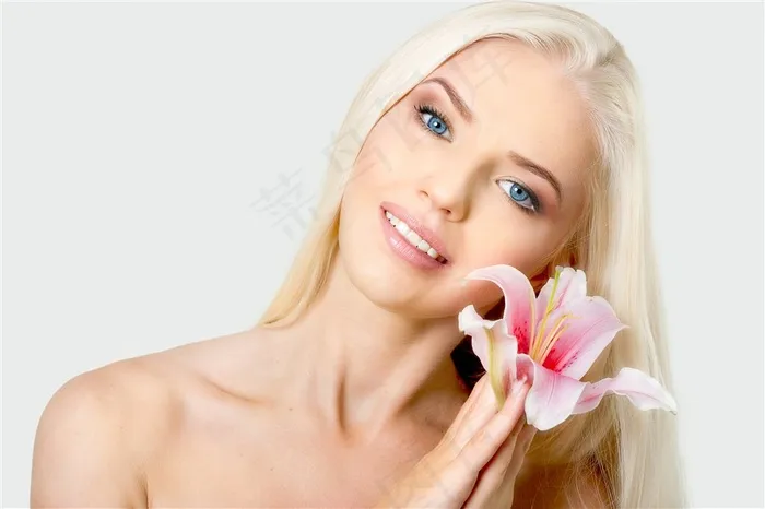 性感洗浴美女与花朵高清图